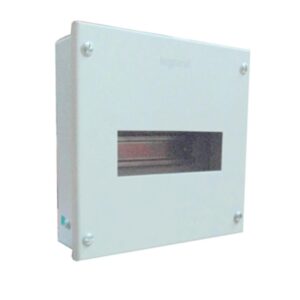 LEGRAND 507601 - 8 WAY IP30 IK08 8 MODULE - EKINOX SPN DB